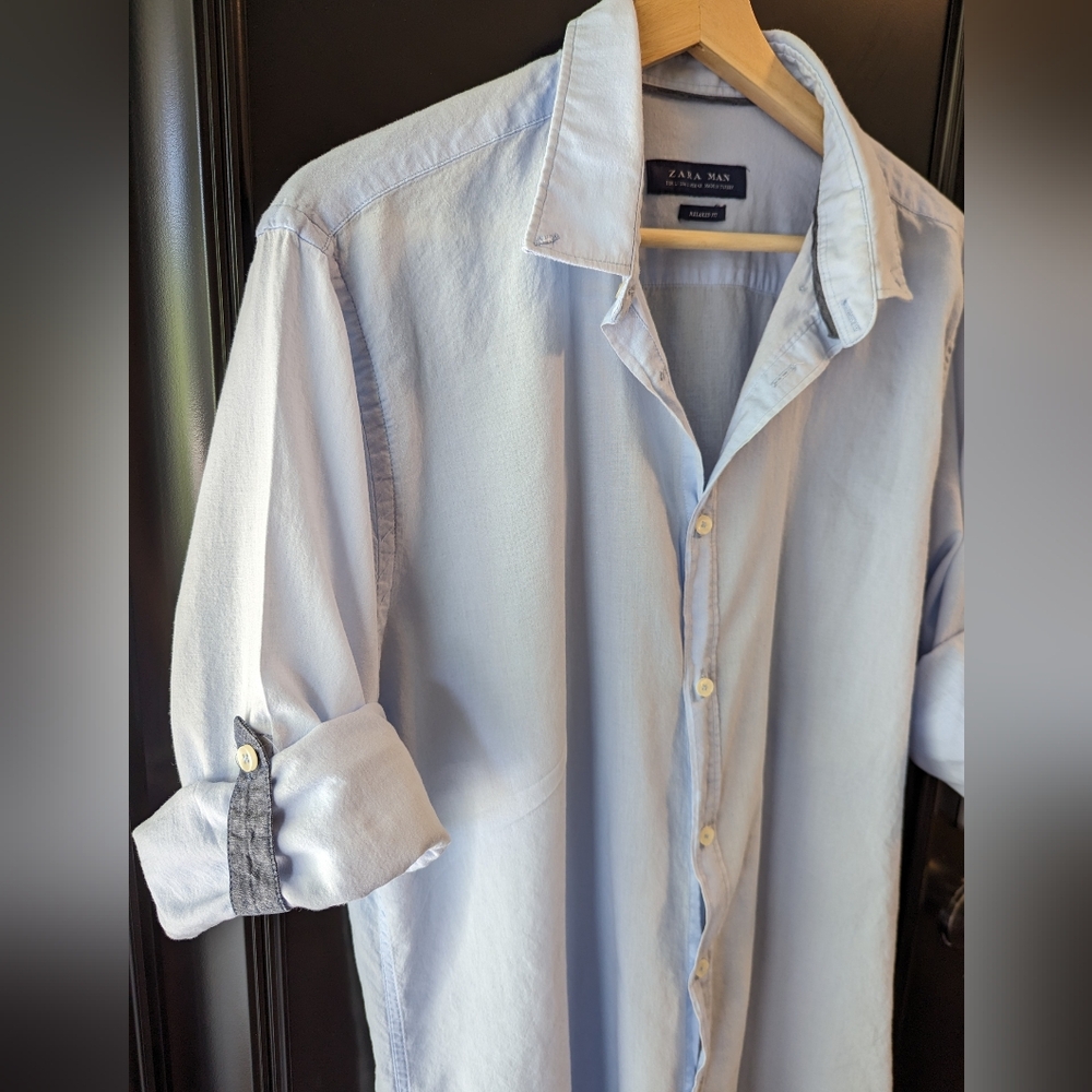 Zara Men's Light Blue Button-Up Shirt